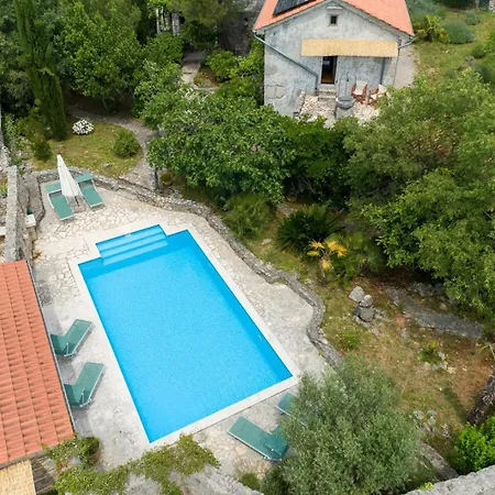 Villa Menta 1