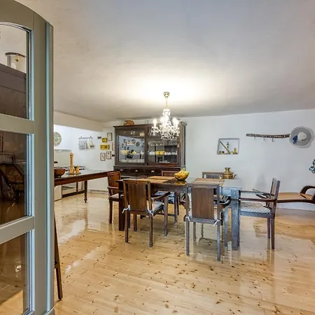 Villa Menta 1 *